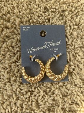 Universal Thread Sculpted Gold Spiral Hoop Earrings